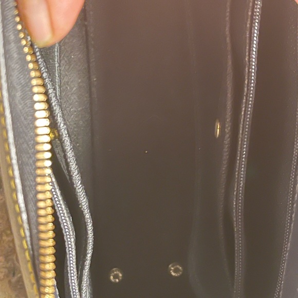 Dooney & Bourke Satchel like new all around - Picture 5 of 10